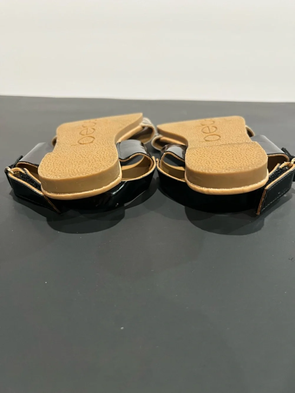 bebe Black Tan Leopard Print Patent Leather Glitter Little Girls Strap Sandals